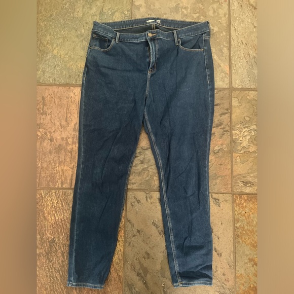 Old Navy - super stretchy Rockstar jeggings in a dark denim - Picture 1 of 5